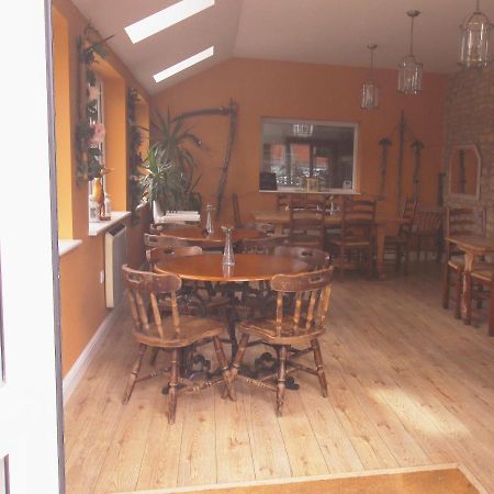 The White Lion At Wicken Bed & Breakfast มิลตันคีนส์ ภายนอก รูปภาพ