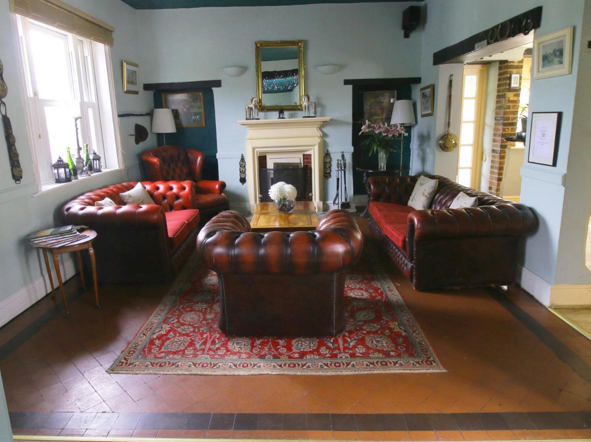 The White Lion At Wicken Bed & Breakfast มิลตันคีนส์ ภายนอก รูปภาพ