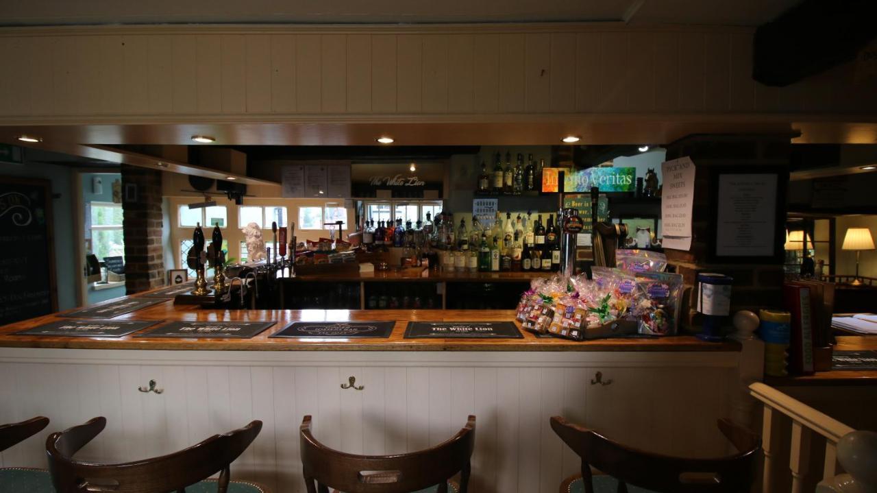 The White Lion At Wicken Bed & Breakfast มิลตันคีนส์ ภายนอก รูปภาพ