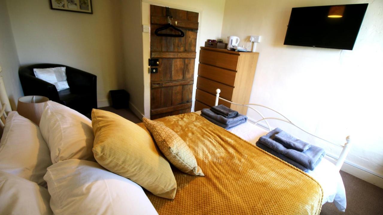 The White Lion At Wicken Bed & Breakfast มิลตันคีนส์ ภายนอก รูปภาพ